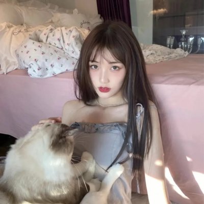 年轻女孩爱过来
